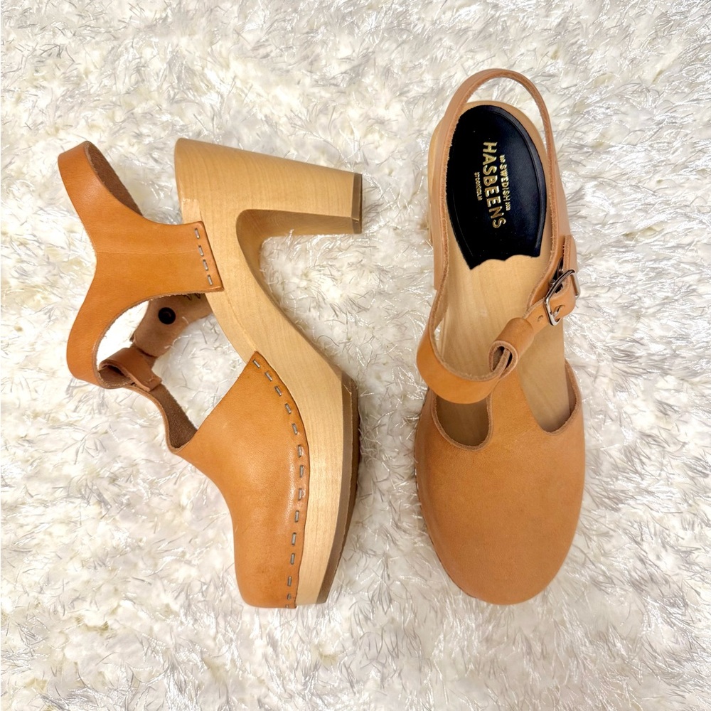 Swedish Hasbeens T Strap clogs, natural leather 37 NWT